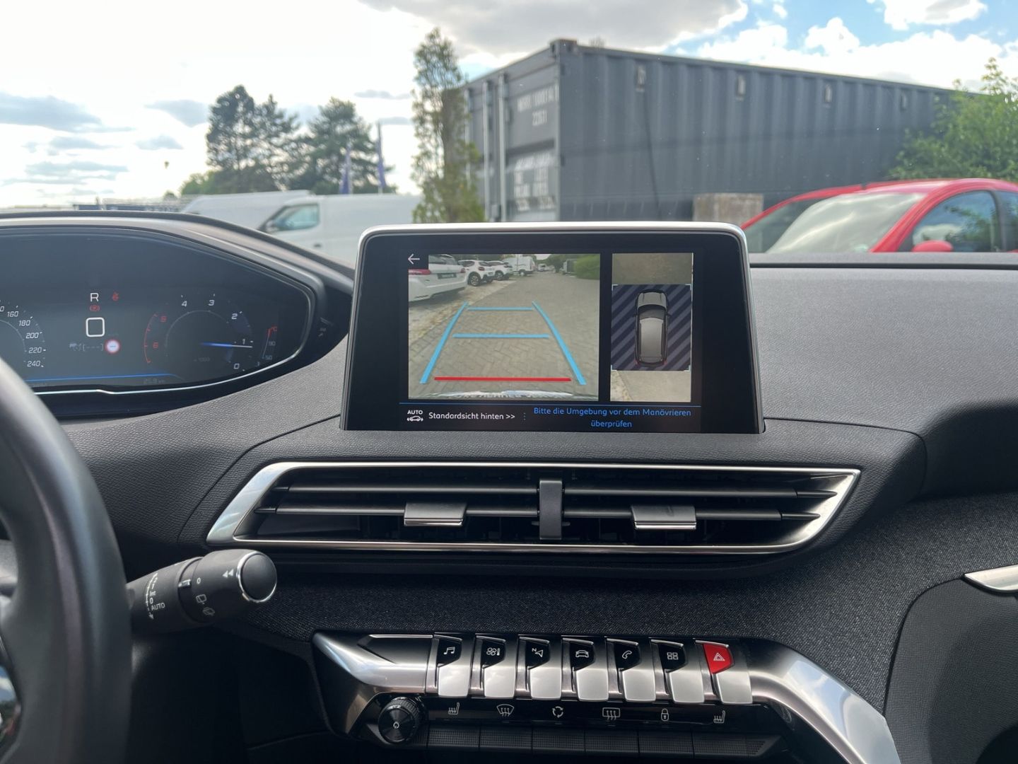 Fahrzeugabbildung Peugeot 3008 Allure BlueHDi 130 EAT8 AHK El. Pano Navi