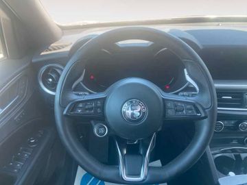 Alfa-Romeo Stelvio - 12
