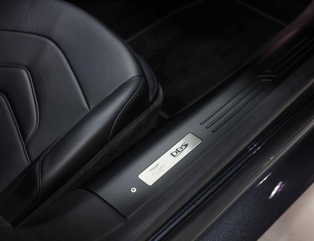 Aston Martin DBS