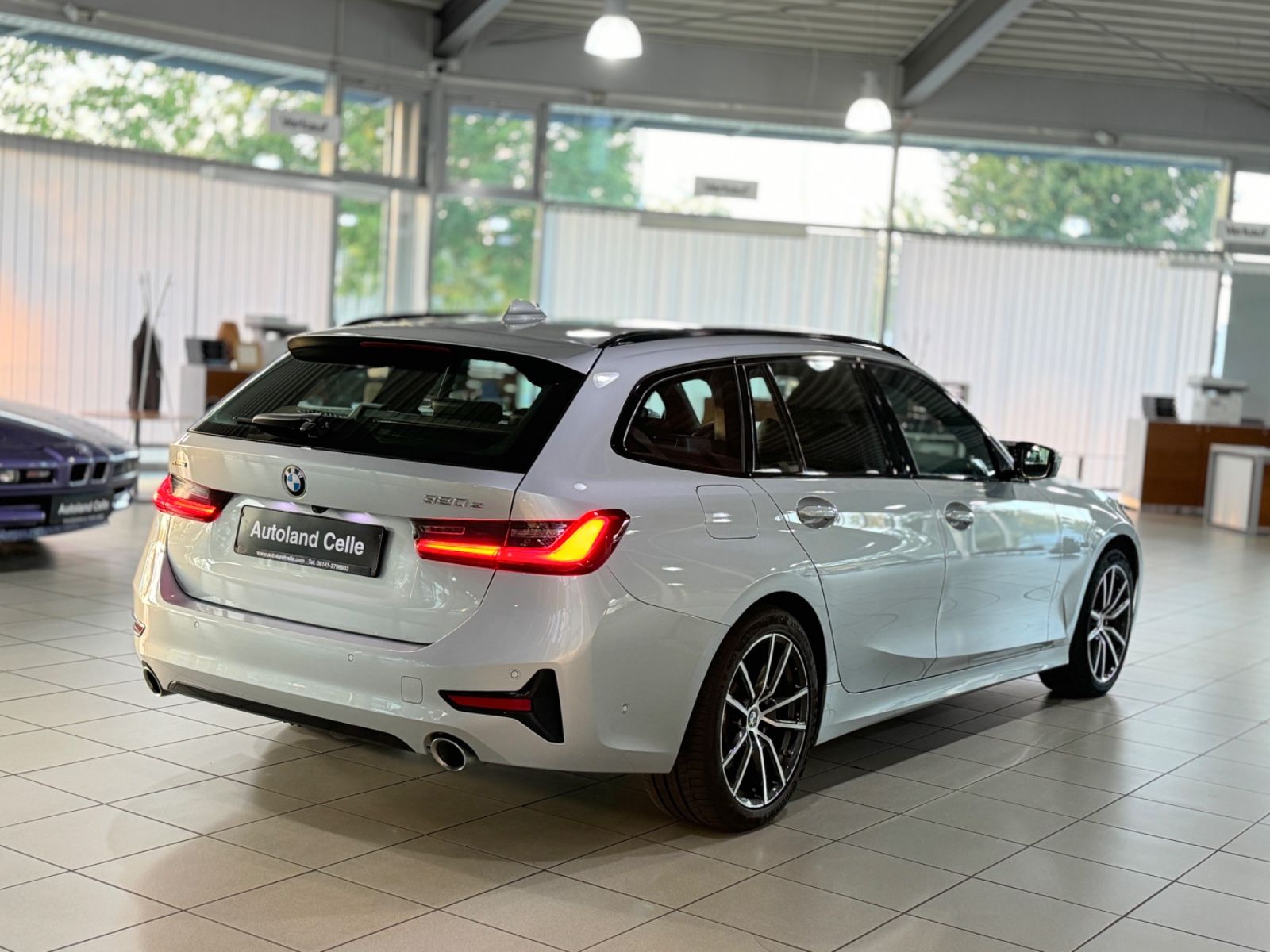 Fahrzeugabbildung BMW 320e xD Sport Line ACC Komfort HUD 360°Laser DAB