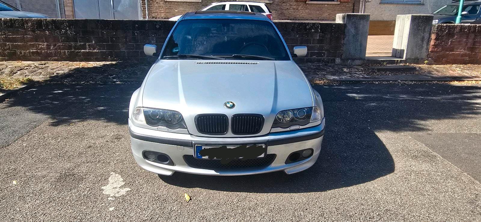 BMW 330