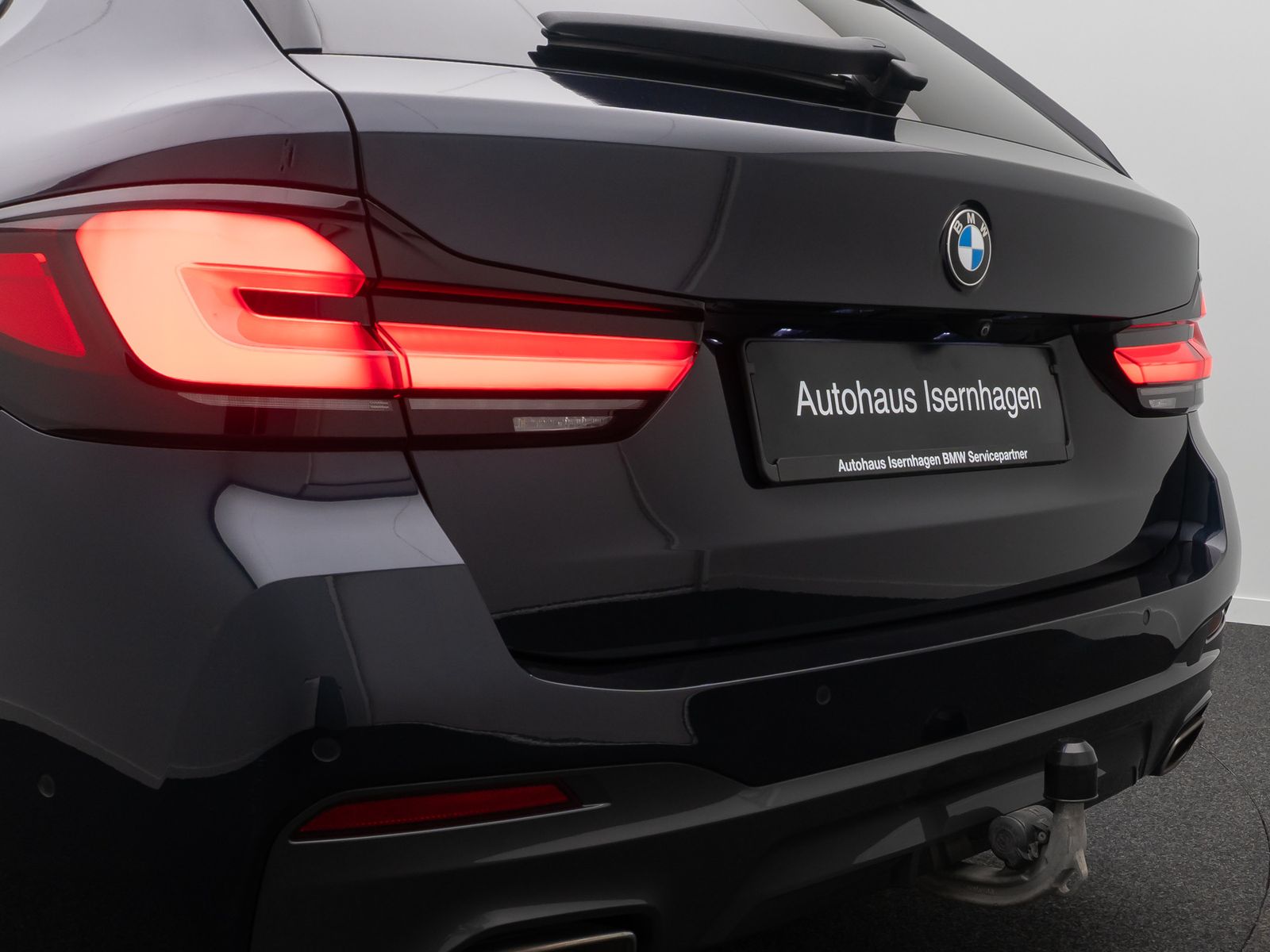 Fahrzeugabbildung BMW 530d M Sport DAB Laser AHK 4xKlima HUD Panorama