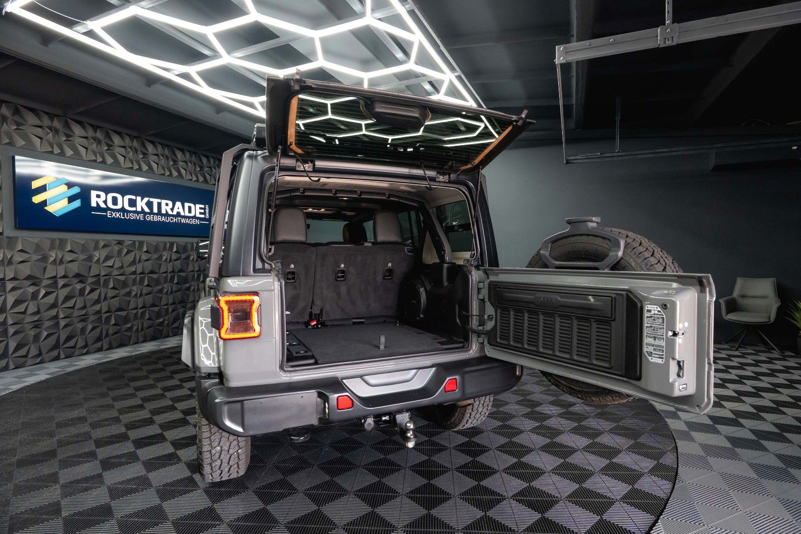 Fahrzeugabbildung Jeep Wrangler 2.0 T UNLIMITED SAHARA OFFROAD 4x4 LED
