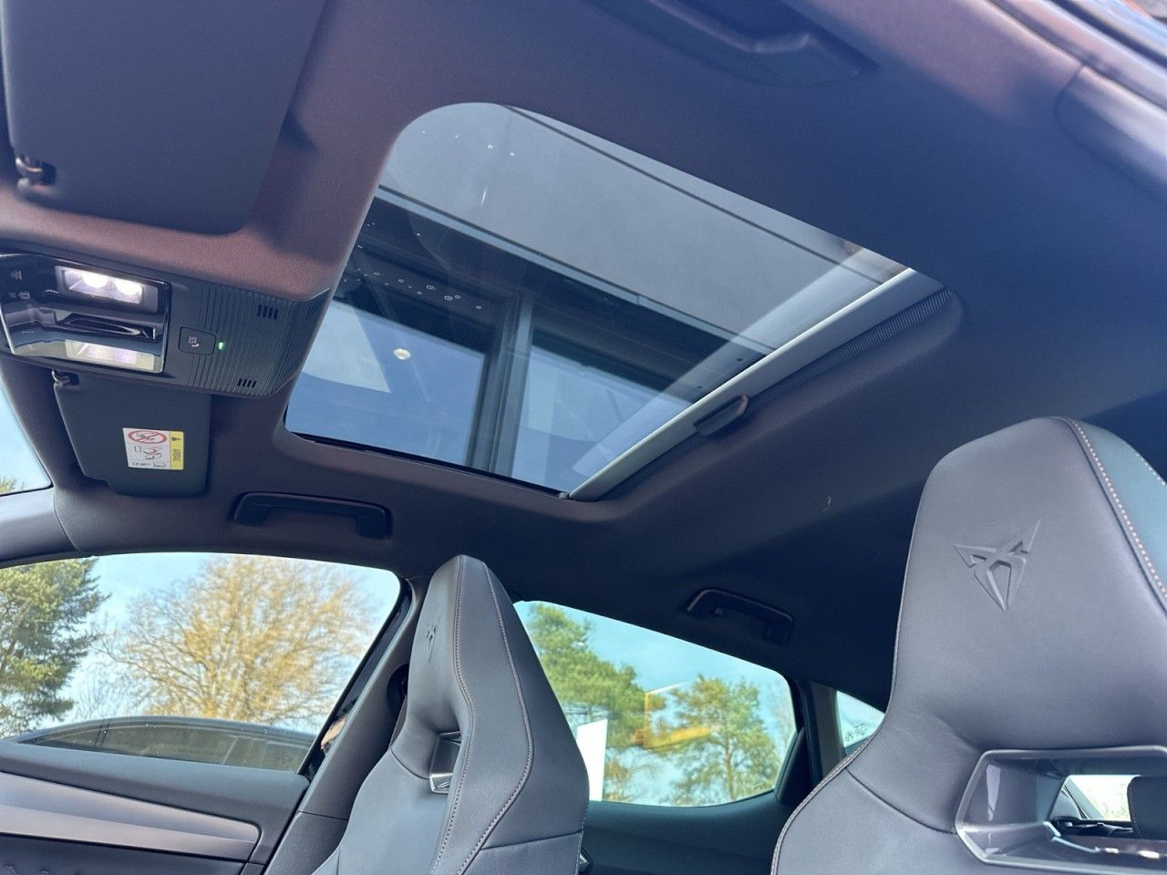 Fahrzeugabbildung CUPRA Leon VZ 2.0 TSI 7-Gang-DSG