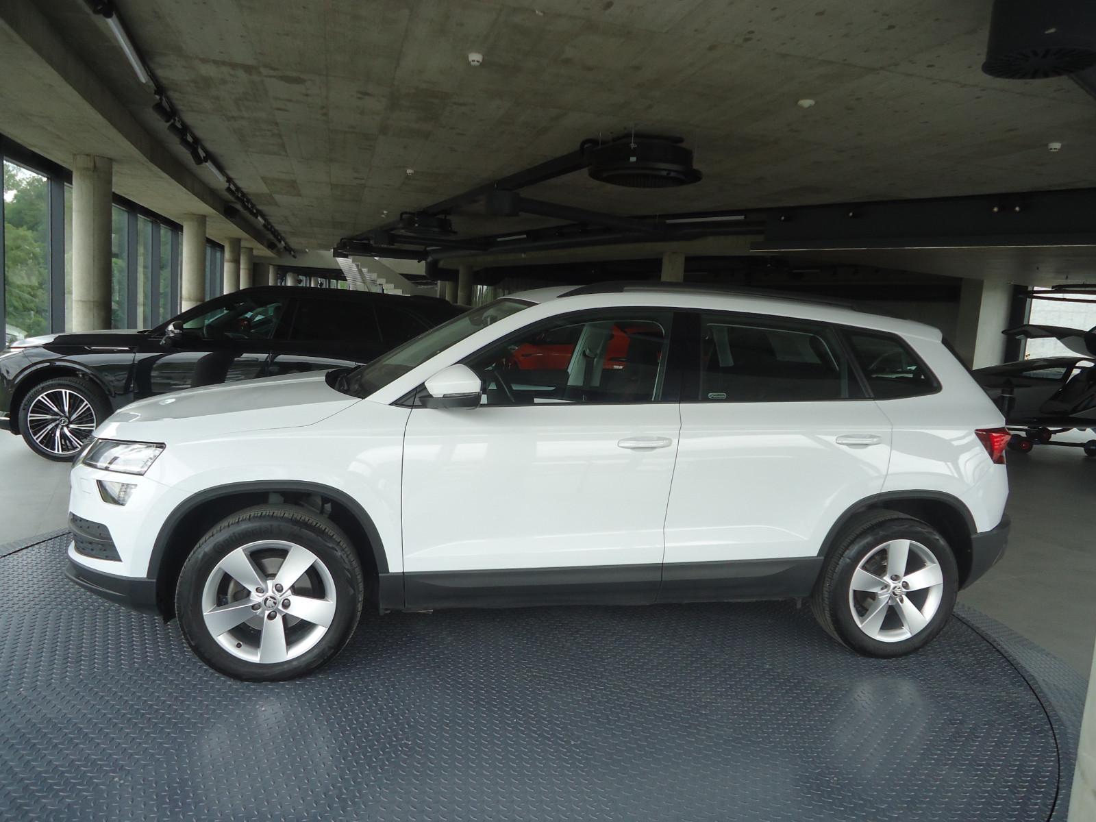 Skoda Karoq 1,5 TSI Ambition Plus AHK,SHZ,LED,ALU,NAV