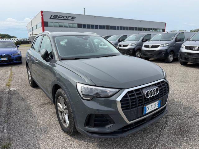 Audi AUDI Q3 35 TDI S tronic Business imagem 3