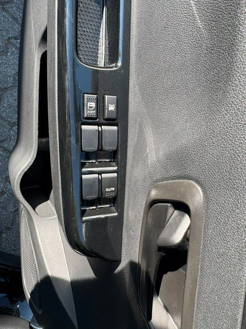 Fahrzeugabbildung SWM G03 S SCHIEBEDACH LEDER NAVI KAMERA 7 SITZER