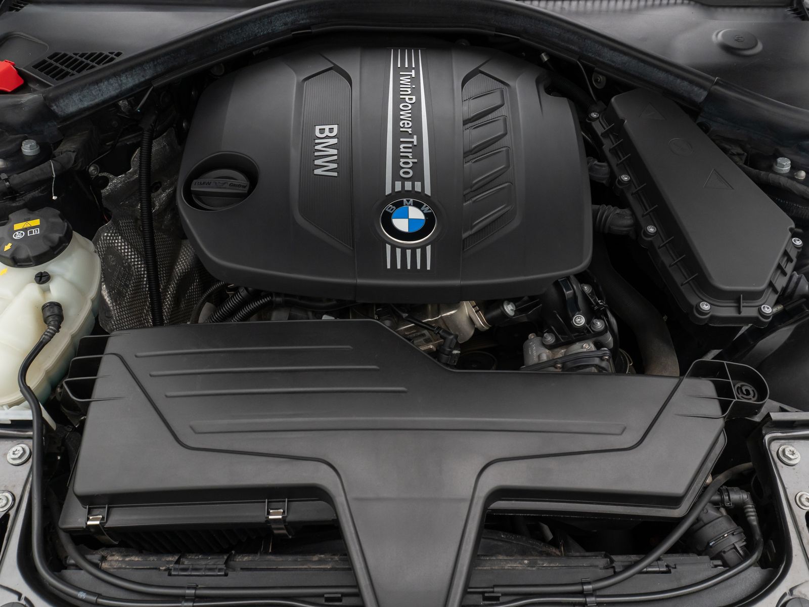 Fahrzeugabbildung BMW 218d PDC Sitzhz Xenon Sport Geschwindigkeitreg