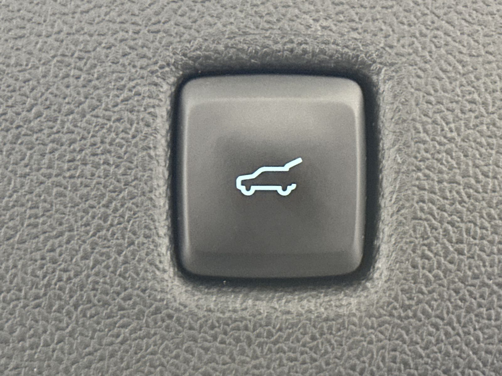 Fahrzeugabbildung Ford Kuga 2.0 EcoBlue 4x4 Vignale NAV+LED+AHK+PANO+VC