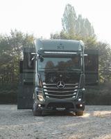 Mercedes-Benz KRISMAR Motorhome Doppel-PopOut + Pferdeabteil - Mercedes-Benz Integrierter