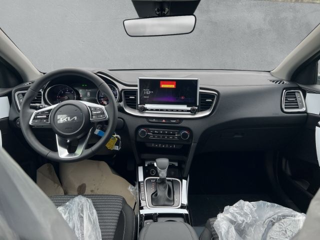 Fahrzeugabbildung Kia Ceed VISION 1.5 T-GDI DCT *KOMFORT-PLUS-PAKET*