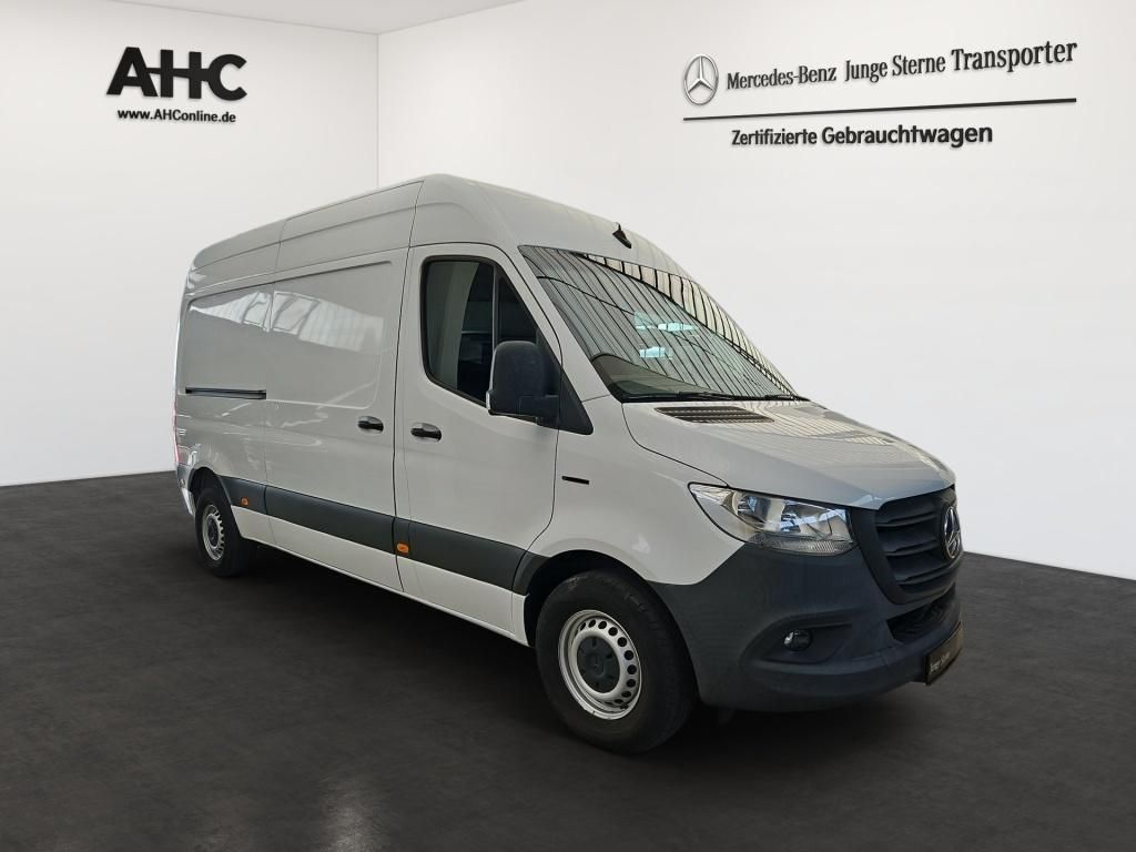 Fahrzeugabbildung Mercedes-Benz eSprinter 312 Kasten L2H2 Klima RFK Sitzhzg Holz