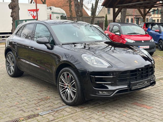 Porsche Macan Turbo mit Performance Paket