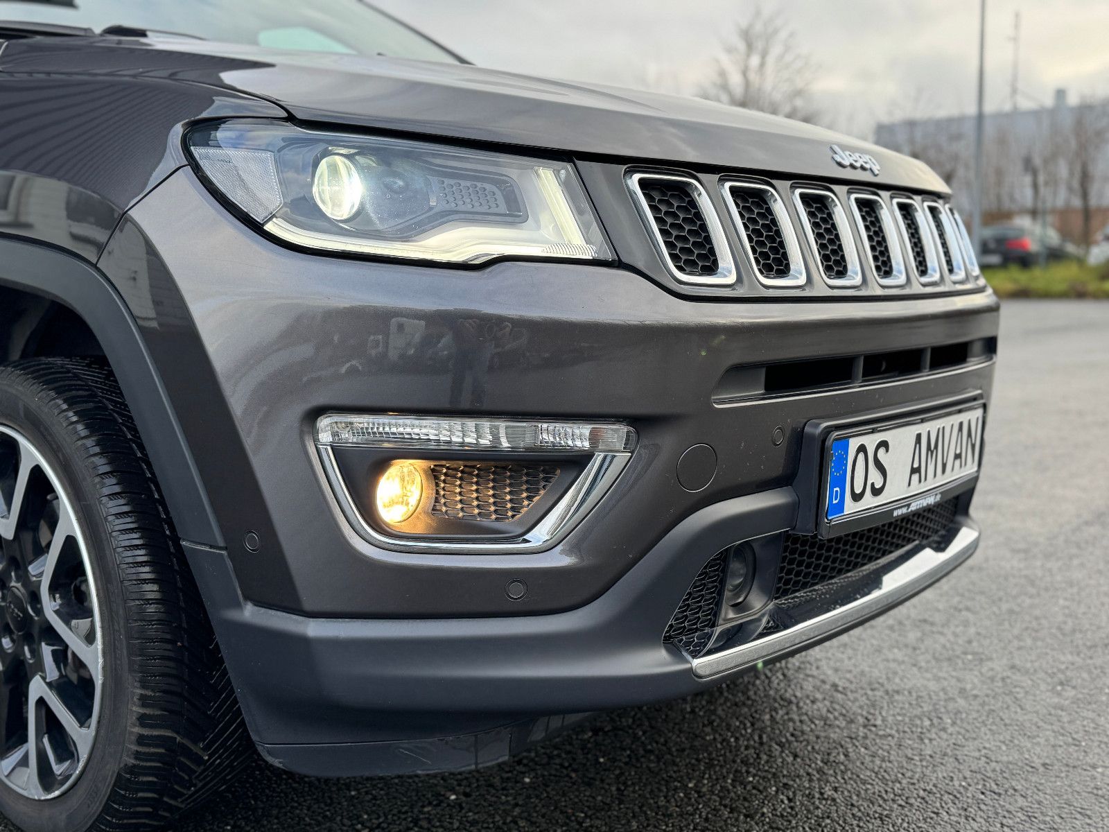 Fahrzeugabbildung Jeep Compass Limited Premium 4WD Leder LED Navi