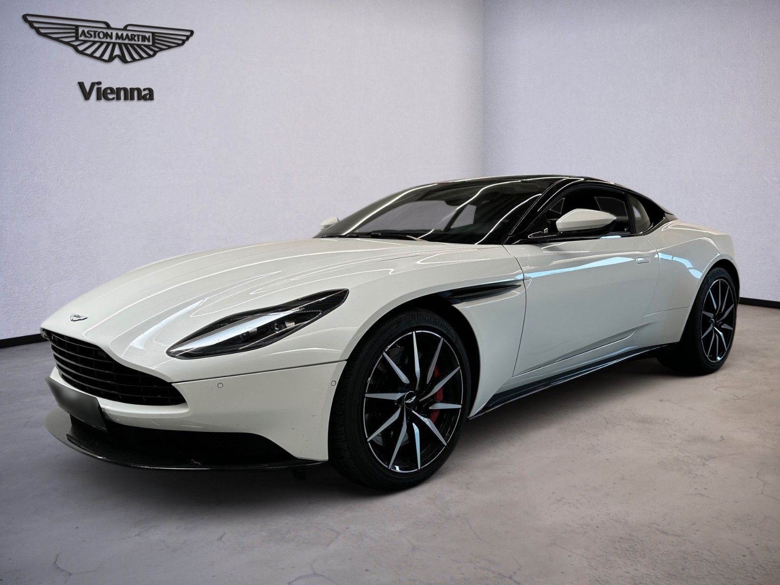 ASTON MARTIN DB11
