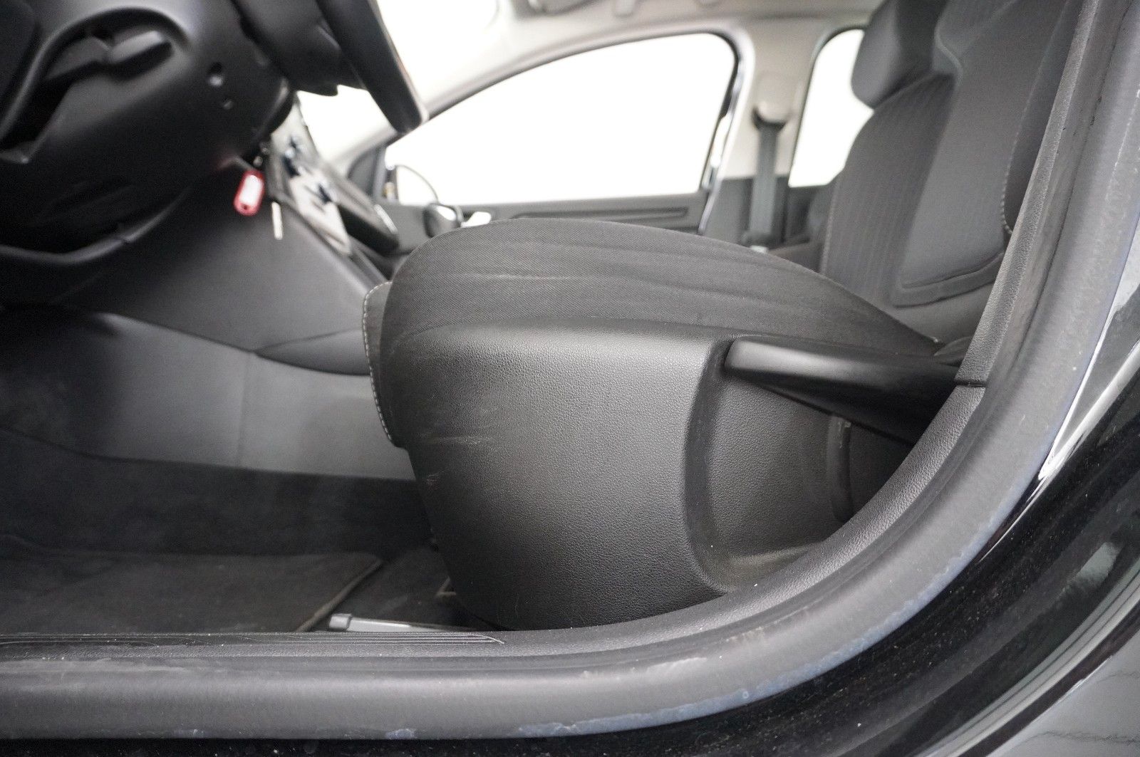 Fahrzeugabbildung Renault Megane IV 1.5D GT BUSINESS NAVI/LED/PDC/VIRT/AHK