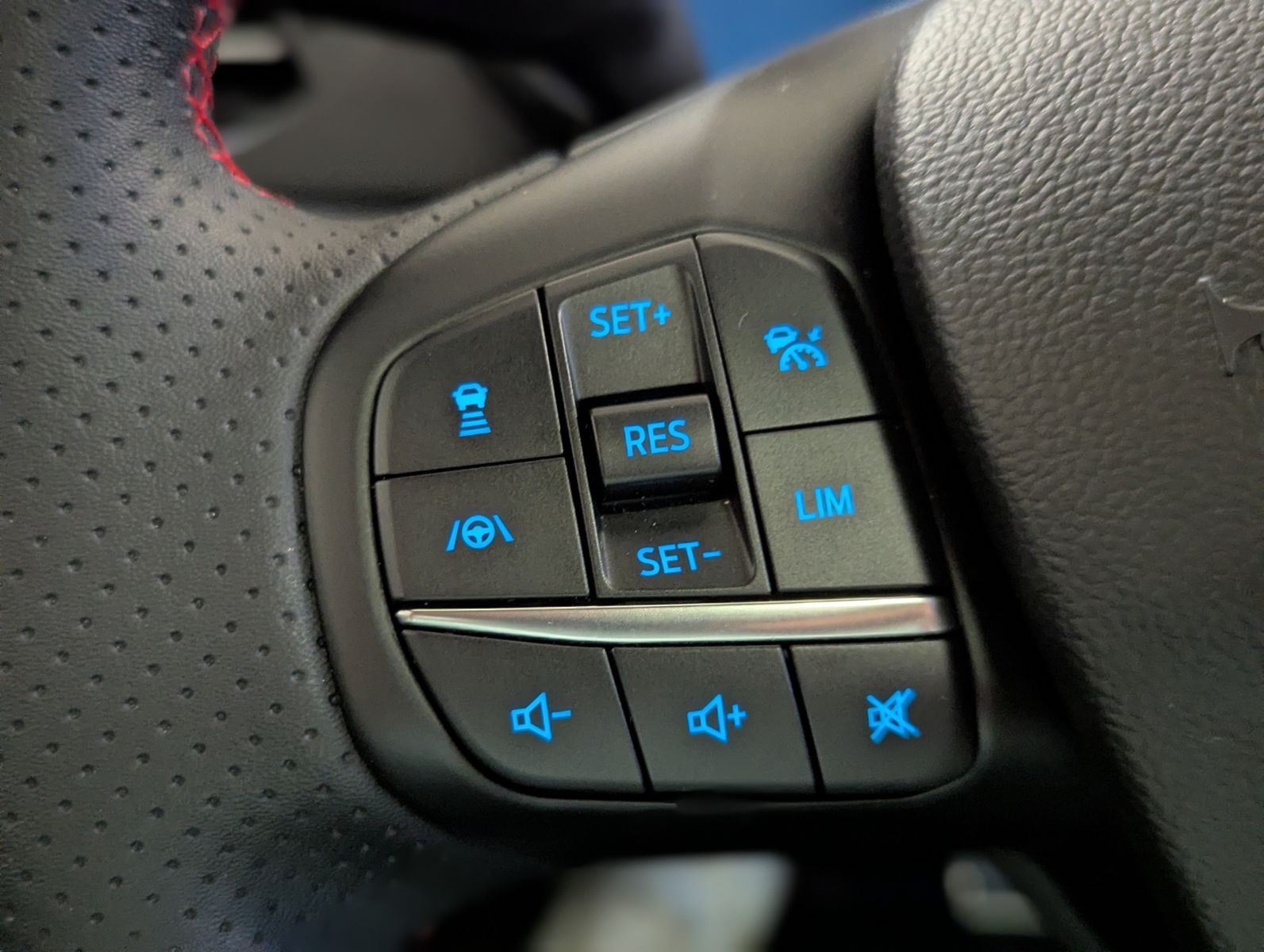 FORD Focus 1.0 ST-Line X EB Matrix Cam B&O Pano ACC - Image 22