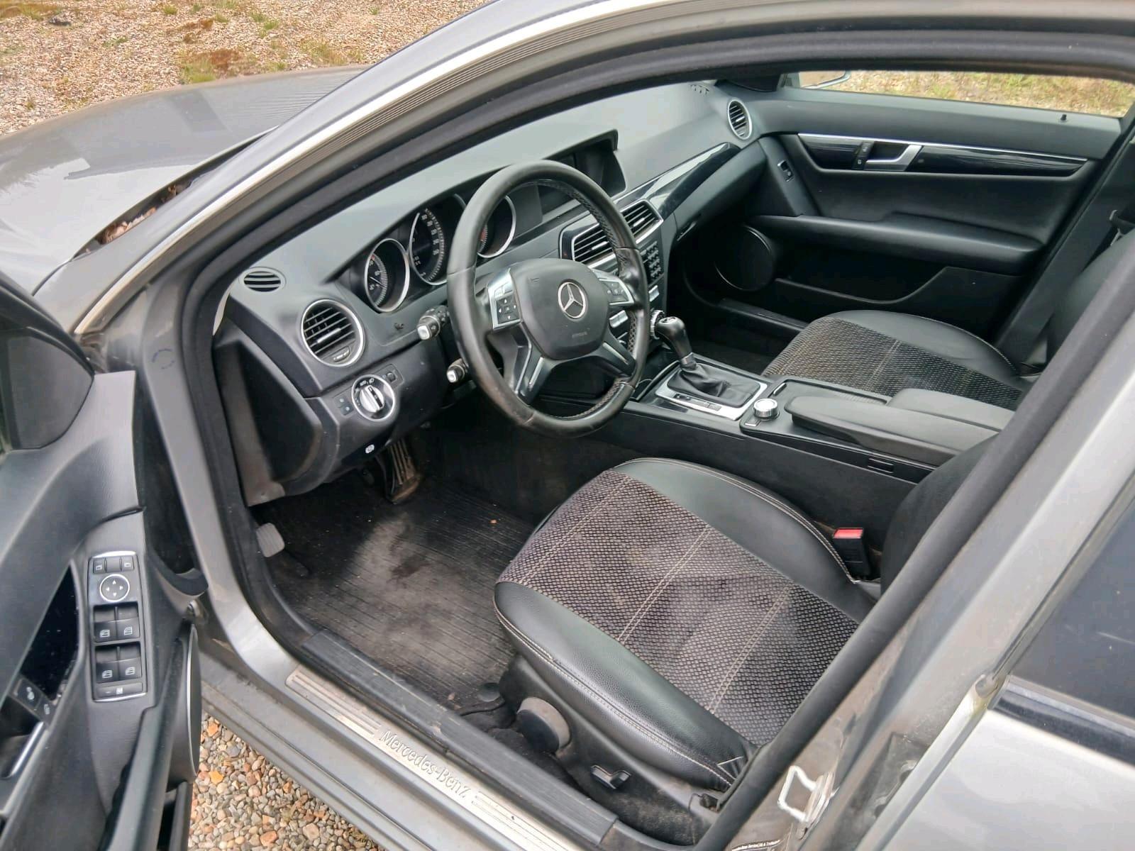 Mercedes-Benz C200 2013 — engine 136 HP (100kW)