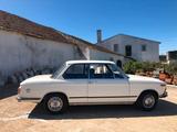BMW 2002 - BMW 2002 Oldtimer mit Benzin-Antrieb