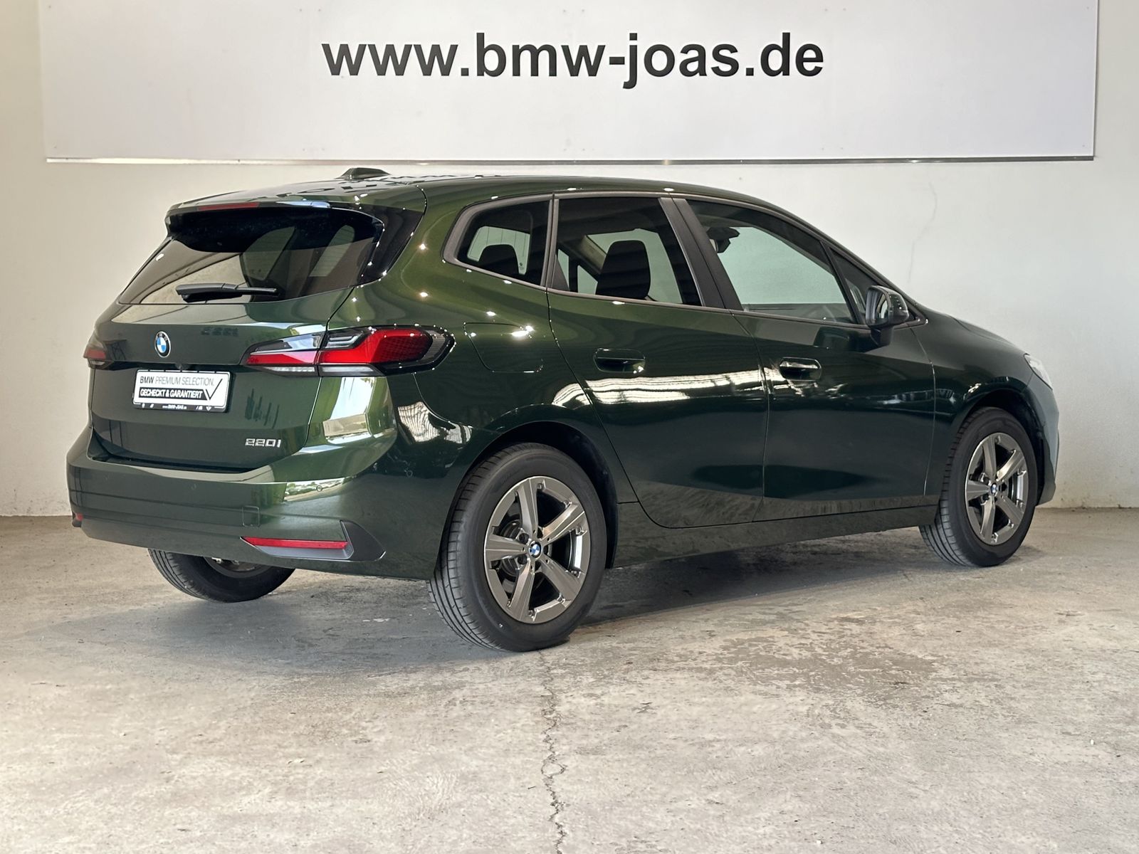 Fahrzeugabbildung BMW 220i Aktivsitz Head-Up AHK