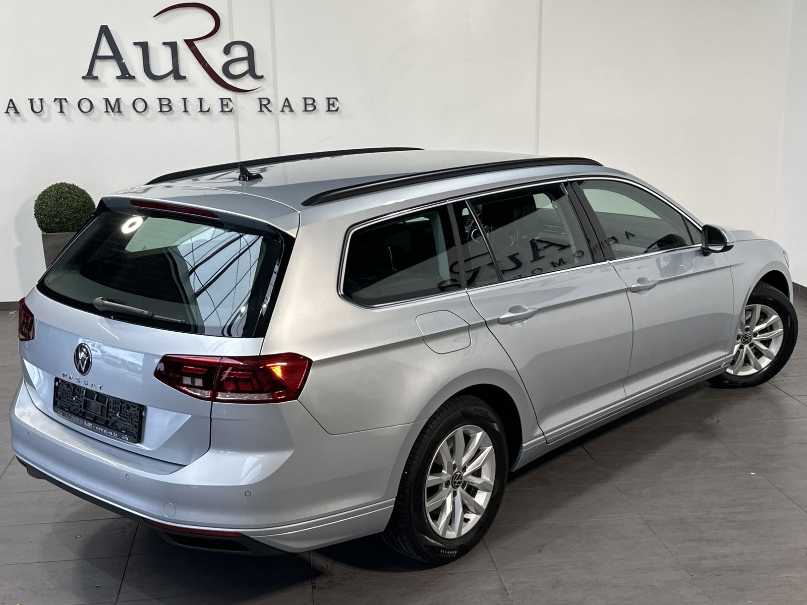 Fahrzeugabbildung Volkswagen Passat Variant 2.0 TDI DSG Business NAV+LED+AHK