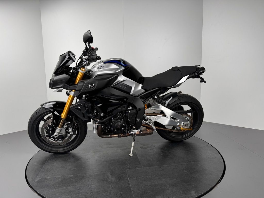 Fahrzeugabbildung Yamaha MT-10 SP *AKRA *1. HAND *SERVICE NEU