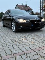 BMW 318d Touring Luxury Line Luxury Line - BMW 318 Gebrauchtwagen in Augsburg