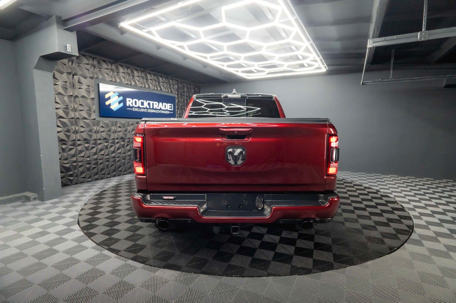 Fahrzeugabbildung Dodge RAM 5.7 V8 HEMI 4x4 LIMITED NightEdition Offroad