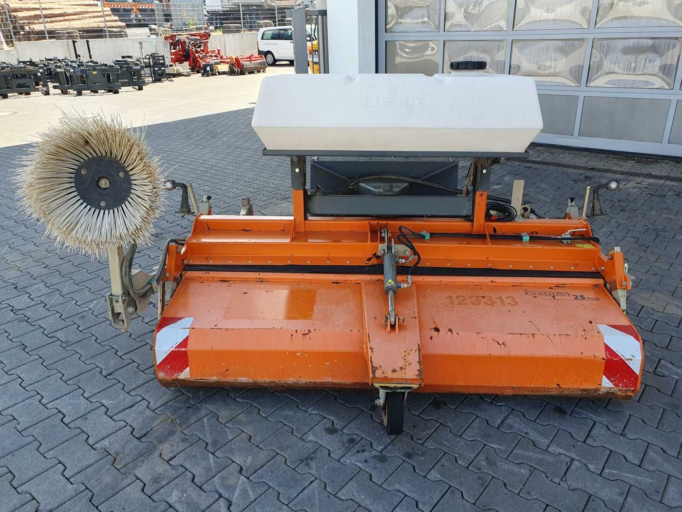 Fahrzeugabbildung Andere Bema 25 Dual Kehrmaschine / 2.050 mm / 2020