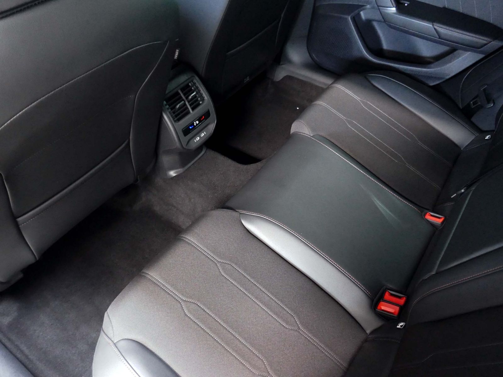 Fahrzeugabbildung CUPRA Leon SP 1.5 eTSI | LED RFK ACC Navi