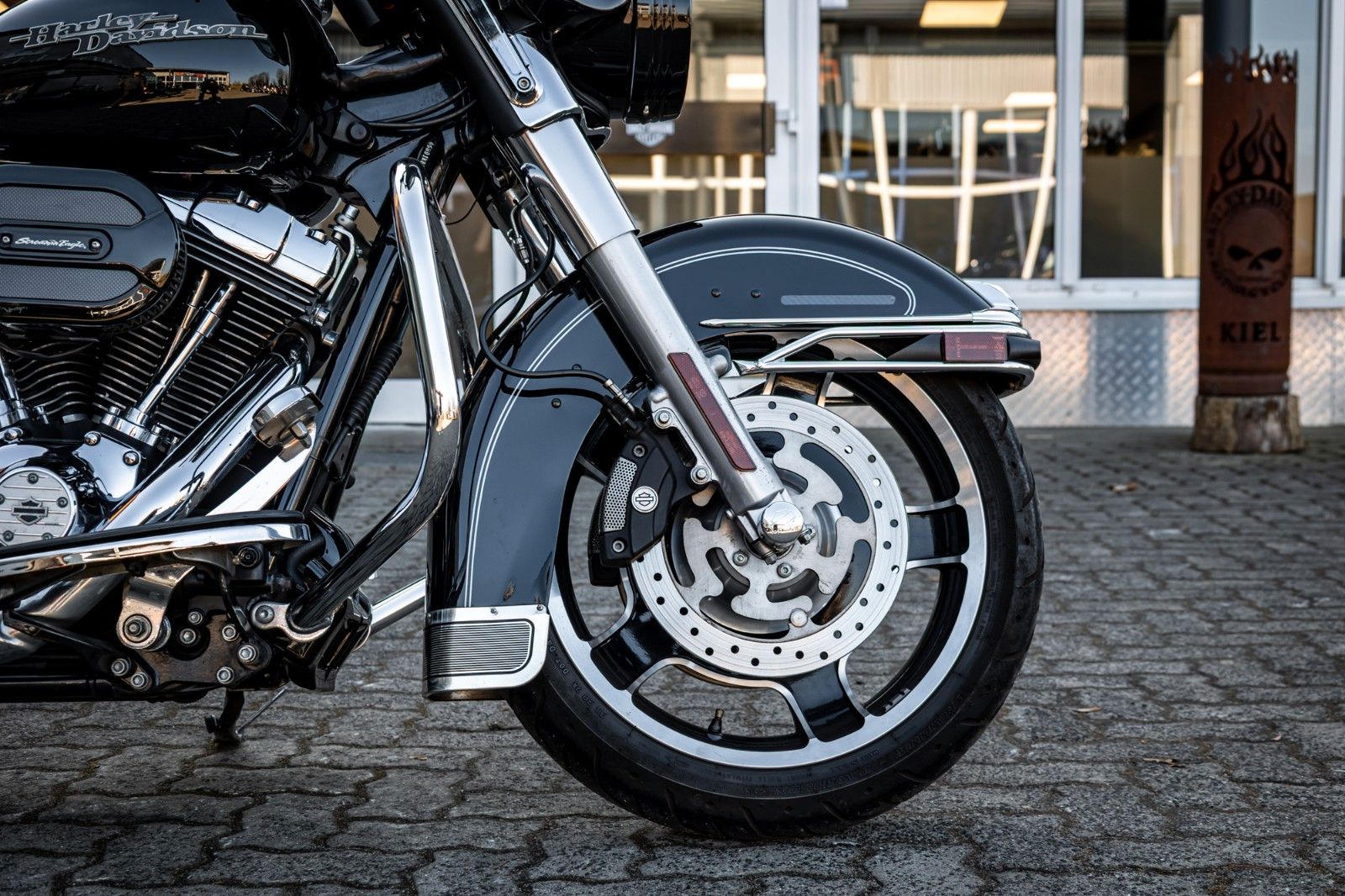 Fahrzeugabbildung Harley-Davidson FLHX Street Glide 103 cui - KERN-AUSPUFF