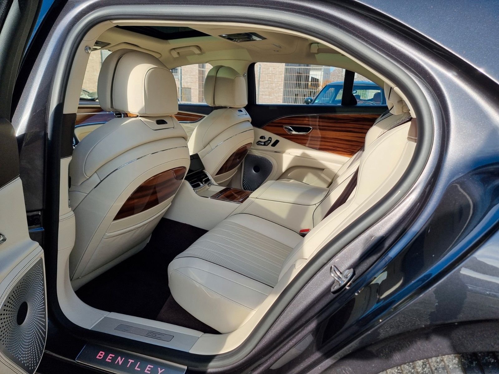 Fahrzeugabbildung Bentley Flying Spur 6.0 W12/Full options!/UPE 340tEuro