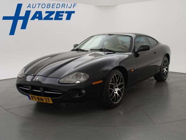 Jaguar XK8 4.0 V8 Coupé + DAB+ / kamera / LEDER / sitzh