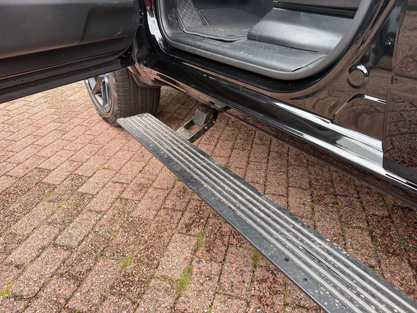 Fahrzeugabbildung Dodge RAM Laramie Night MY26-5,7-V8 -Vollausstattung-