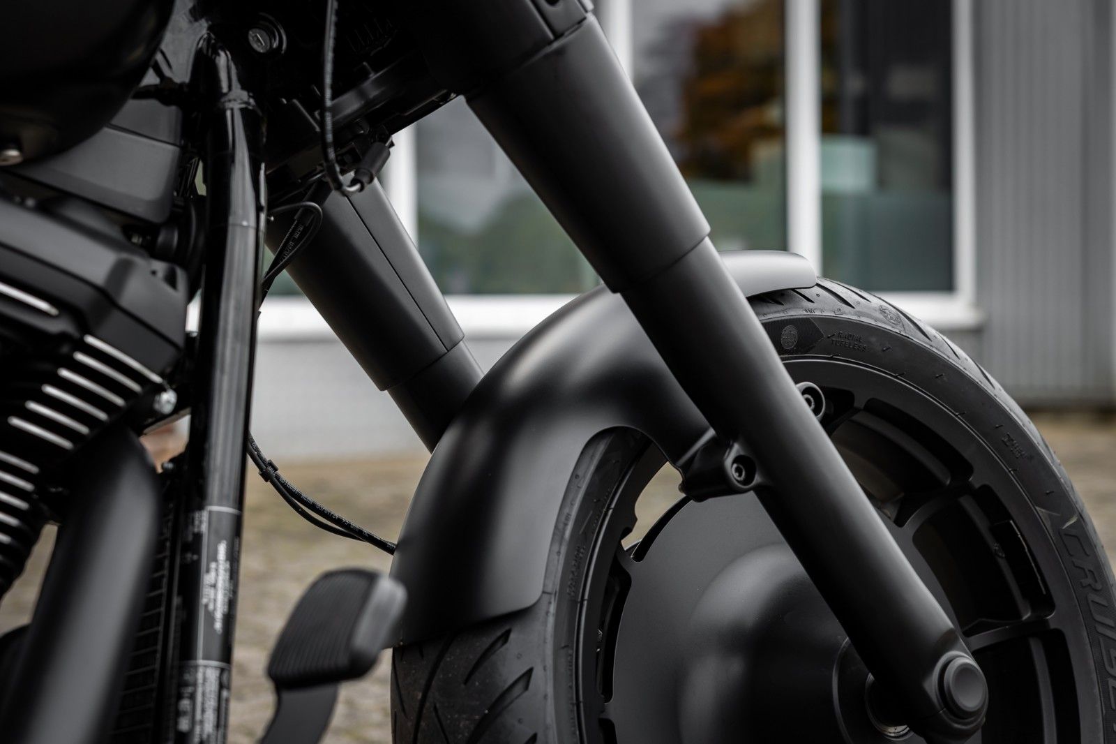 Fahrzeugabbildung Harley-Davidson ALL MATT DARK BOY FLFBS 117 MY25-H-D Kiel Custom