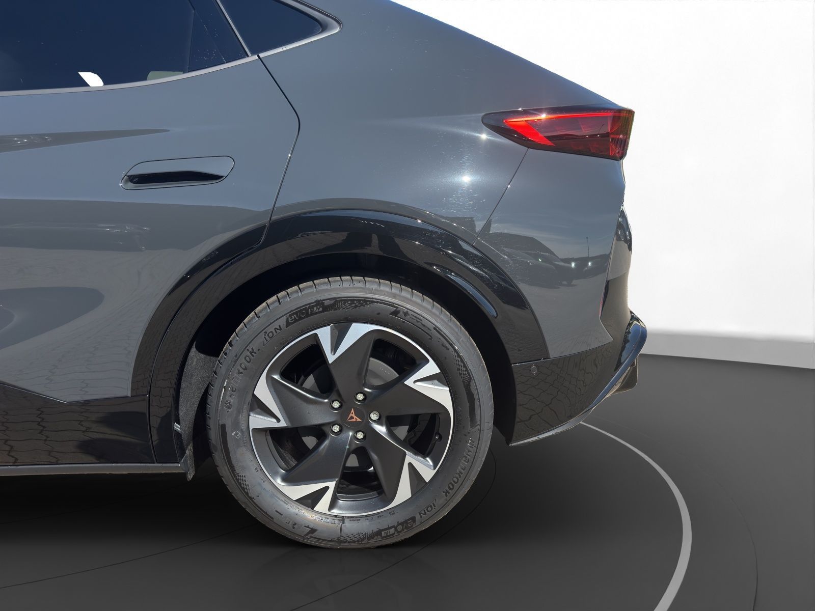 Cupra Tavascan - Bild 12