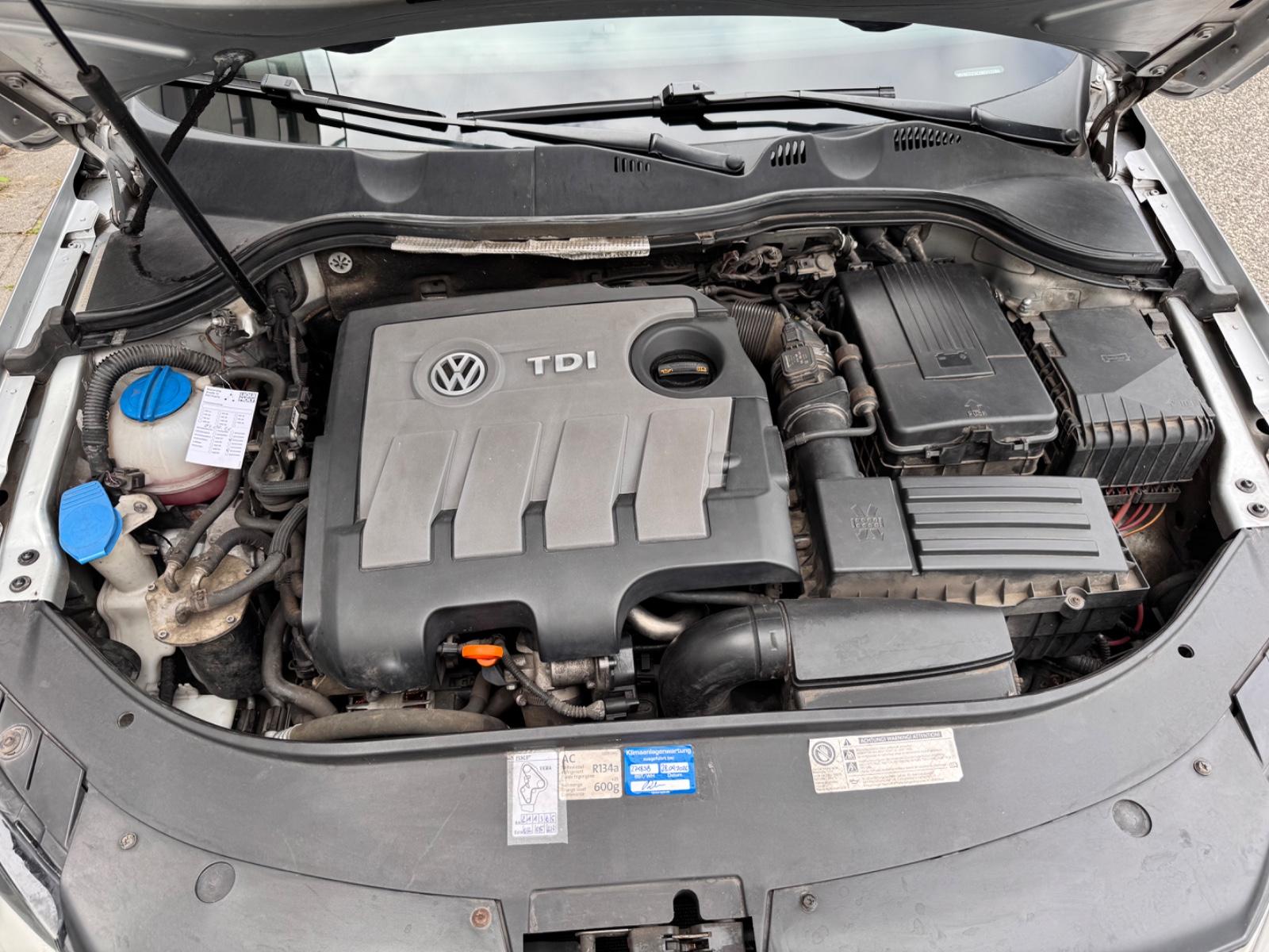 Volkswagen Passat 2011 — photo 11