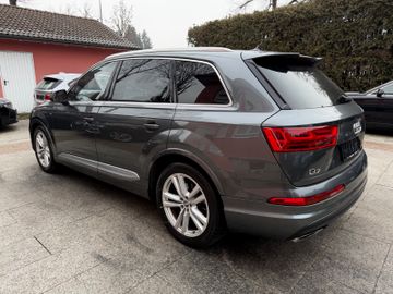Audi Q7 - 11