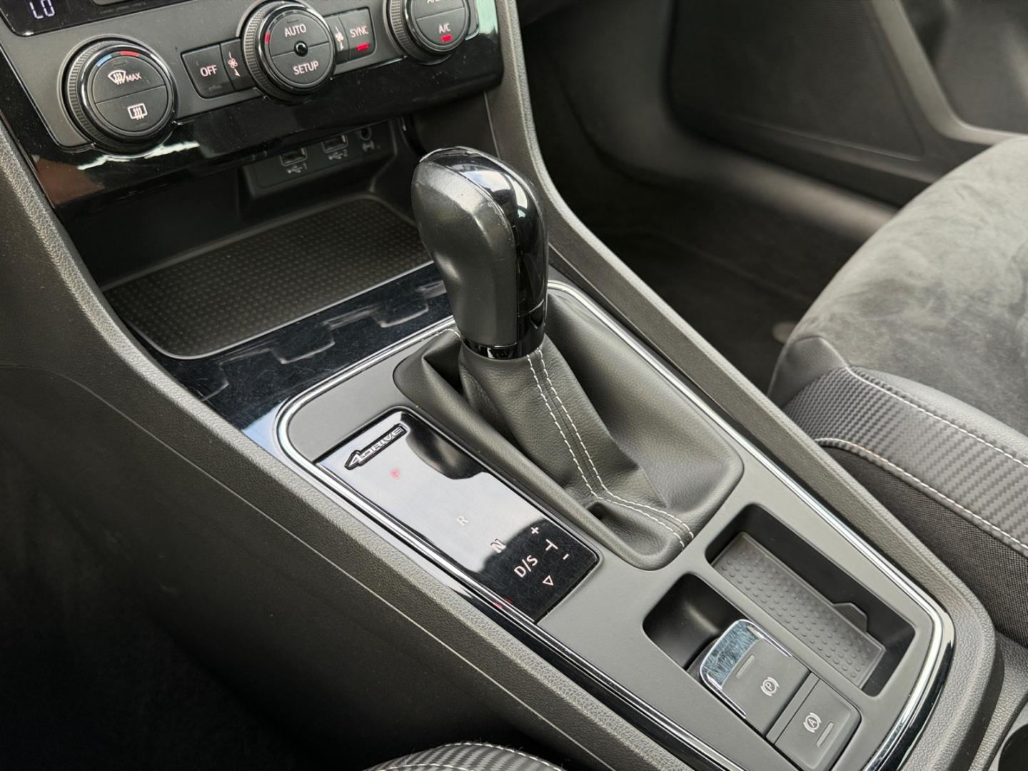 Seat Leon ST Cupra 300 4Drive *BEATS*PANO*KAMERA*ACC*