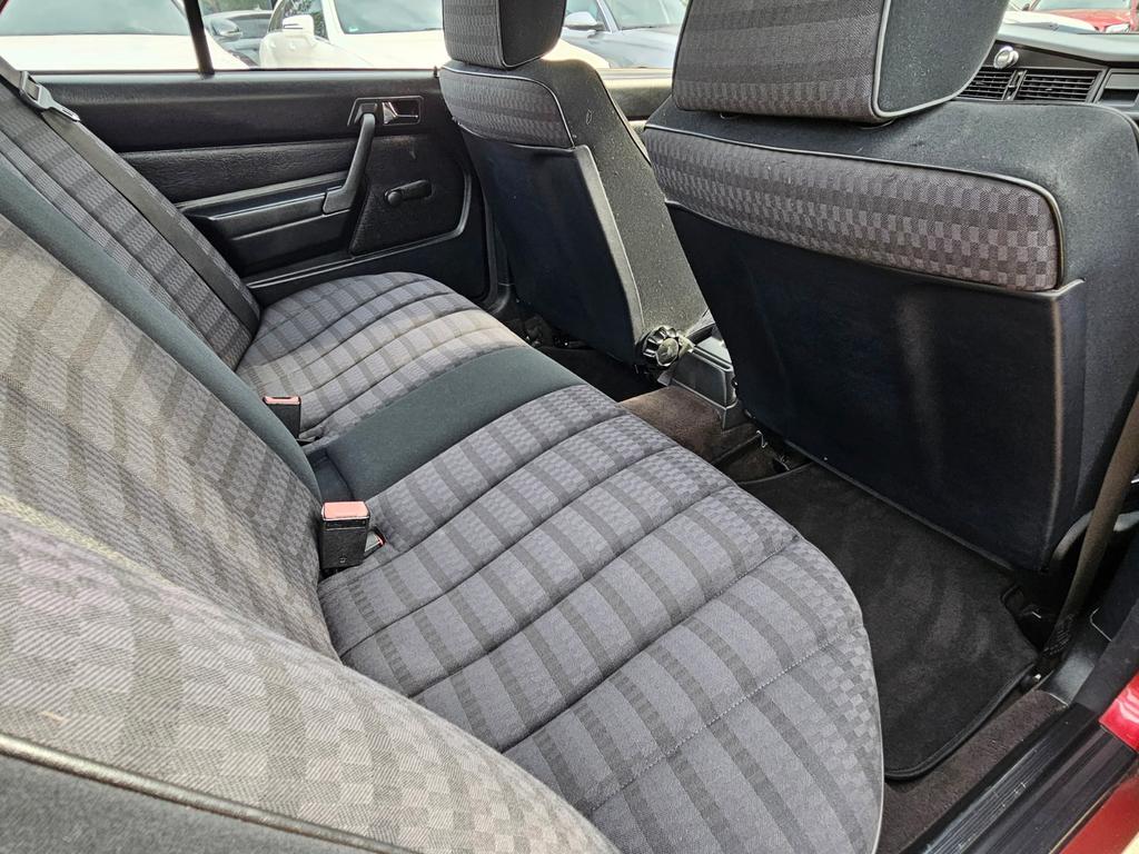 Mercedes-Benz 190