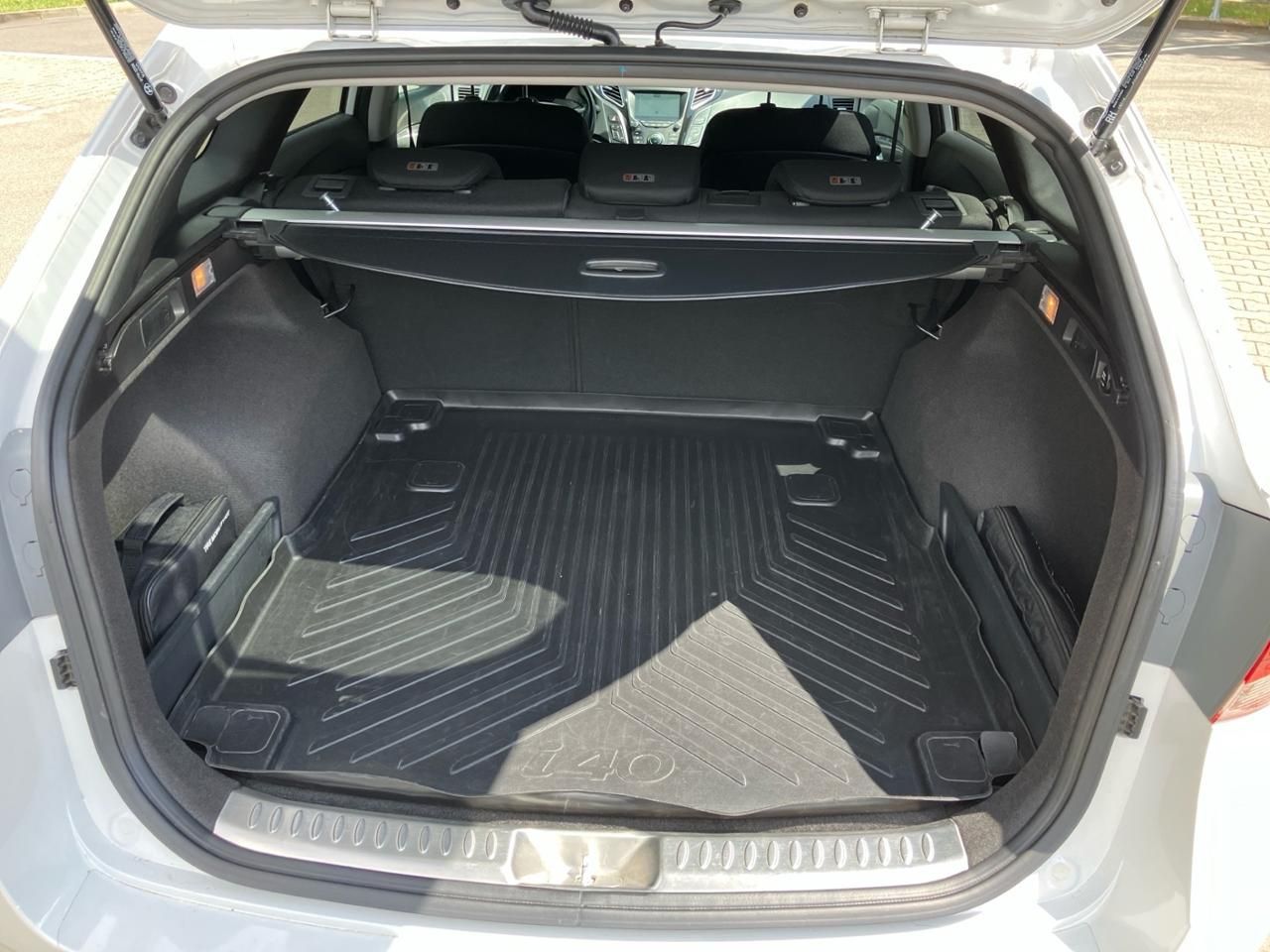 Fahrzeugabbildung Hyundai i40 TREND SHZ*LHZ*NAVI*USB*