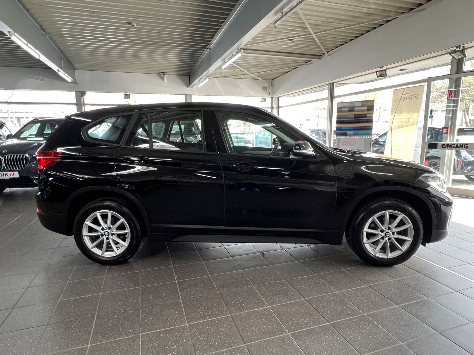 BMW X1 sDrive 18d PDC+Driving Assistant+RTTI+Navi foto 13