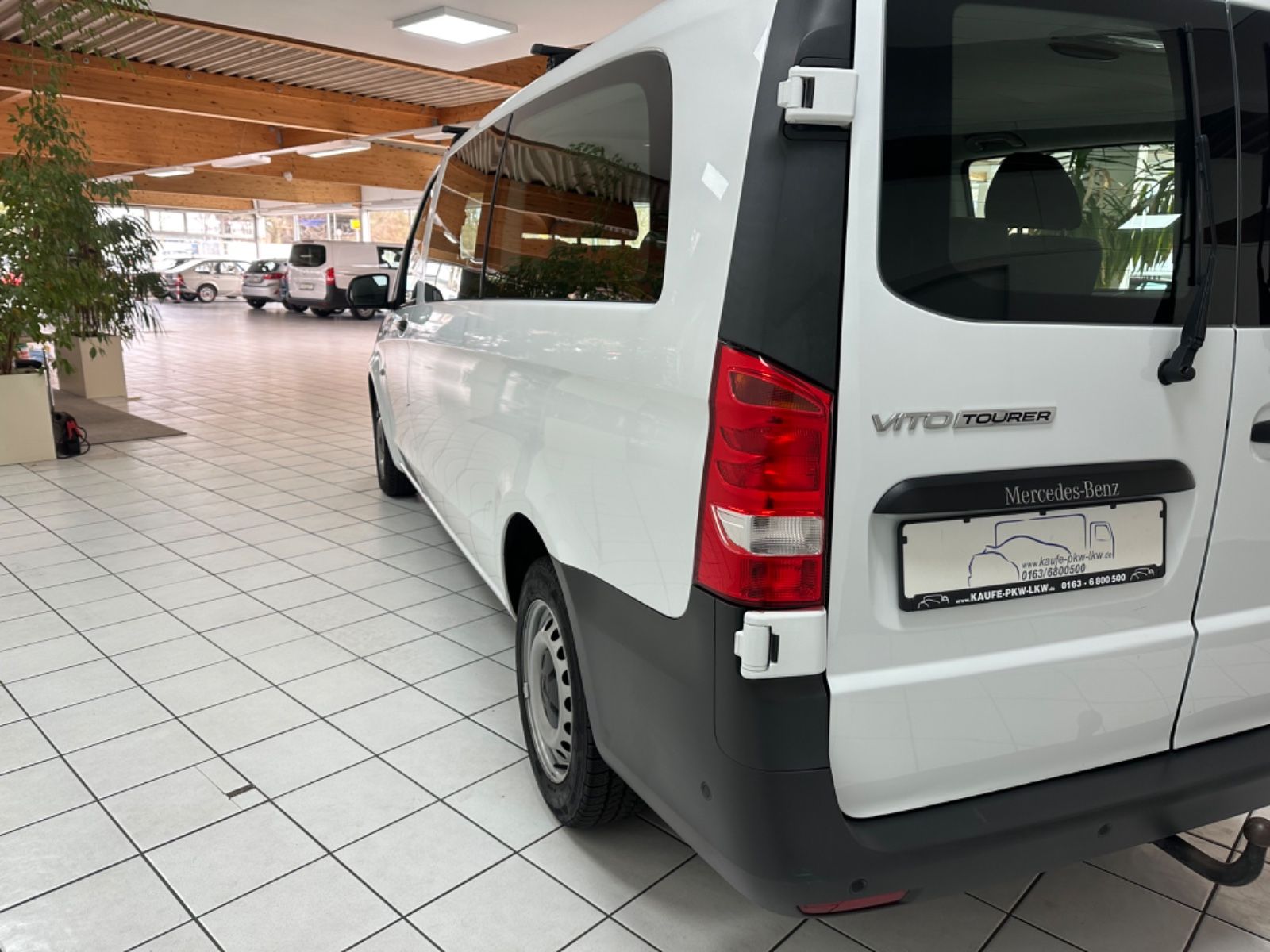 Fahrzeugabbildung Mercedes-Benz Vito Tourer Kombi 111 CDI Pro FWD extralang
