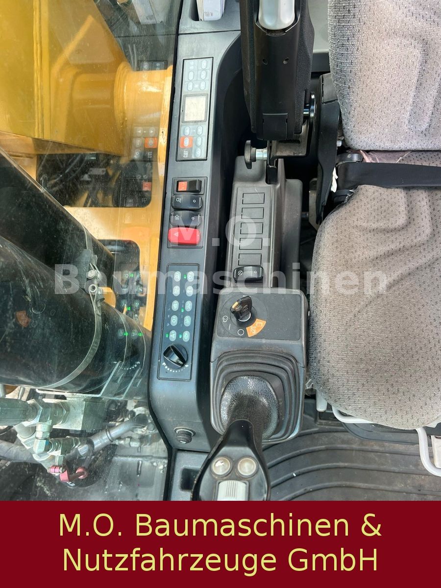 Fahrzeugabbildung CAT CAT MH 3022