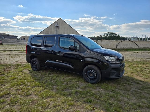 Fahrzeugabbildung Fiat Doblò 4 Kombi XL Rollstuhlgerecht Rollstuhlrampe