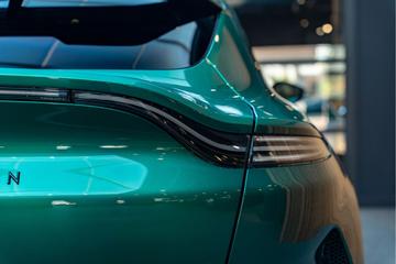 2022 Aston Martin DBX — миниатюра 21