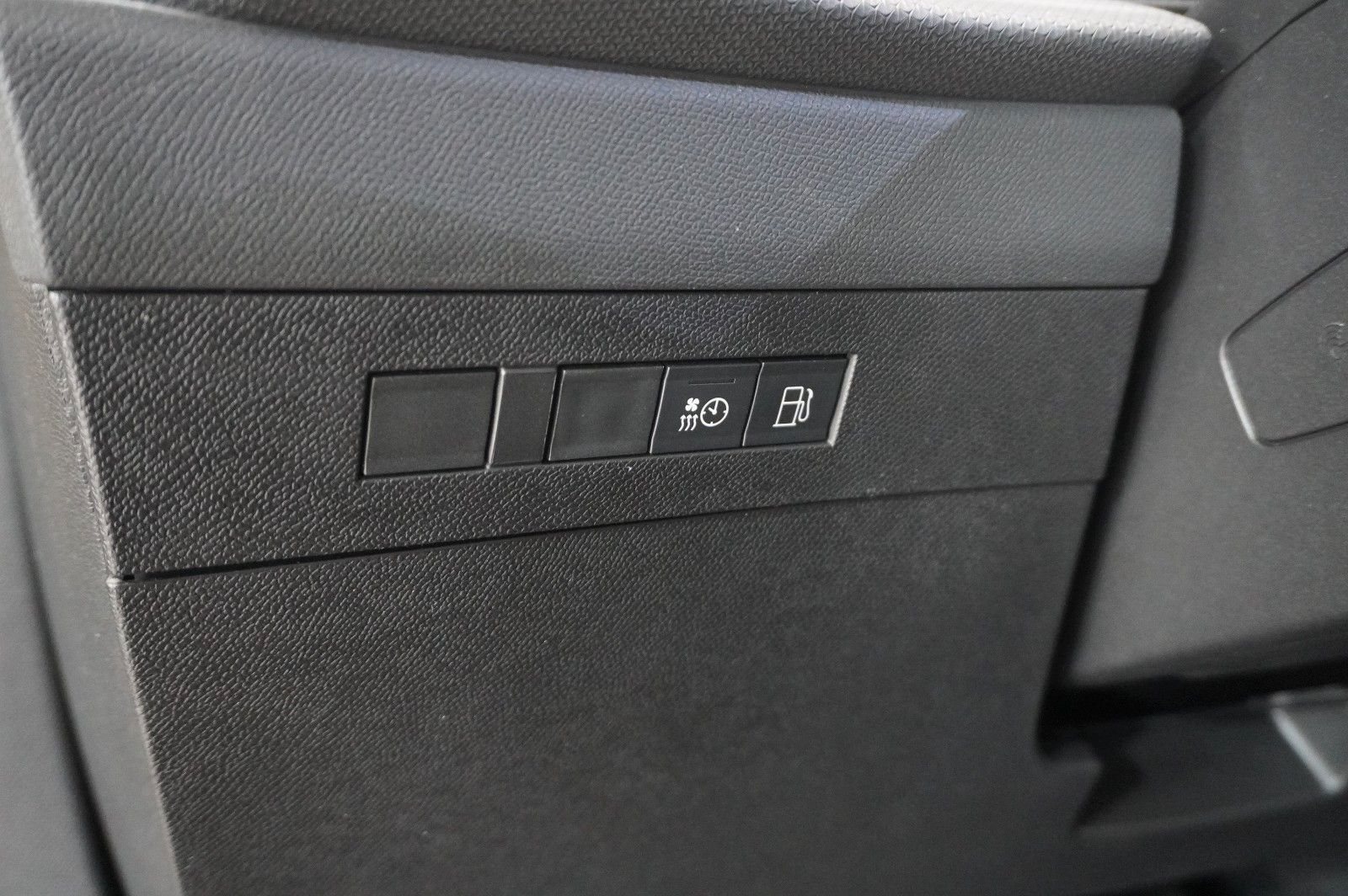 Fahrzeugabbildung Opel Astra L Lim. 1.6 HYBRID ULTIMATE NAVI/360°/HUD
