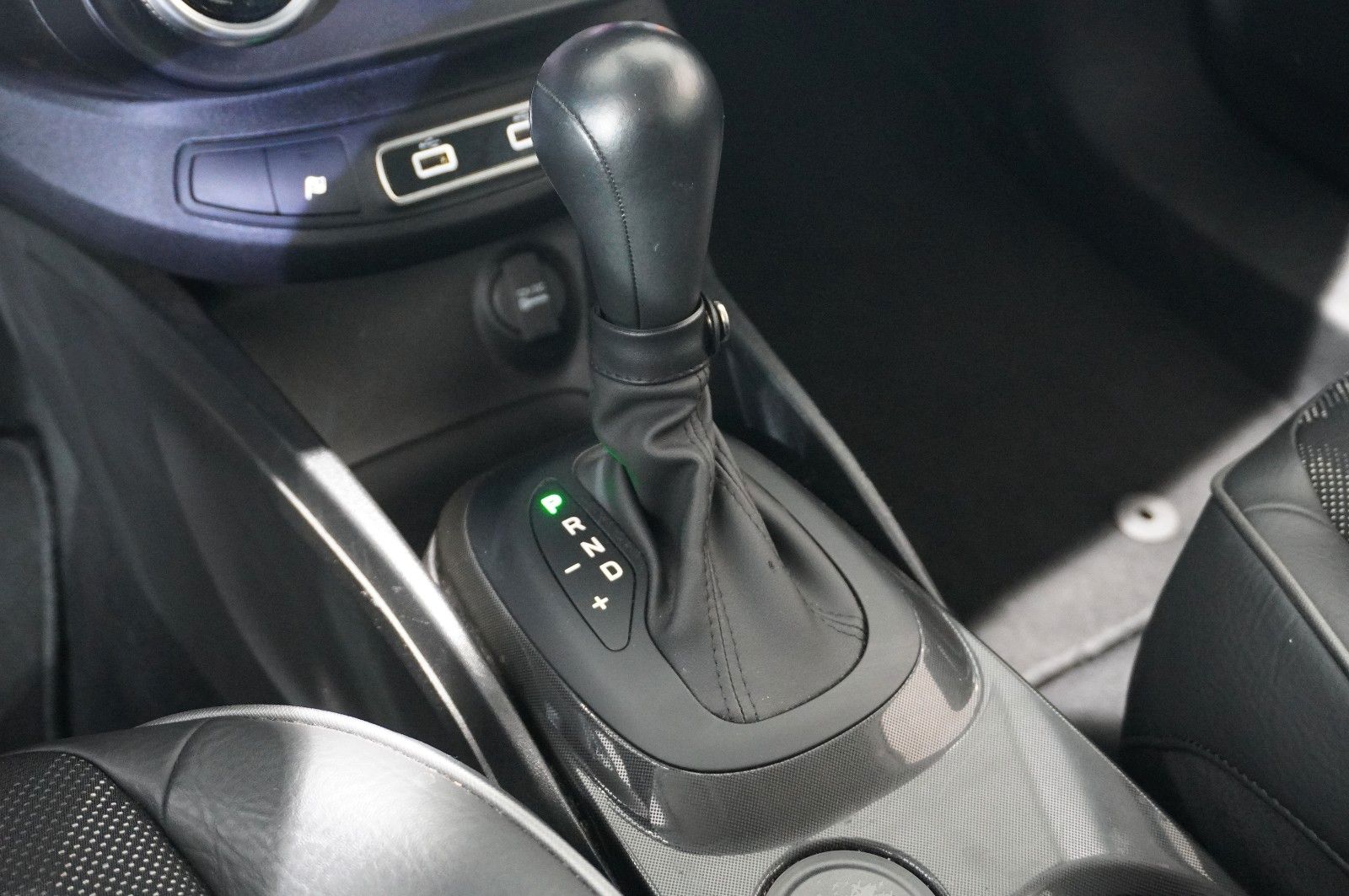 Fahrzeugabbildung Fiat 500X 1.3T CROSS DCT NAVI/LED/PDC/SPORT/TEMP/DAB+