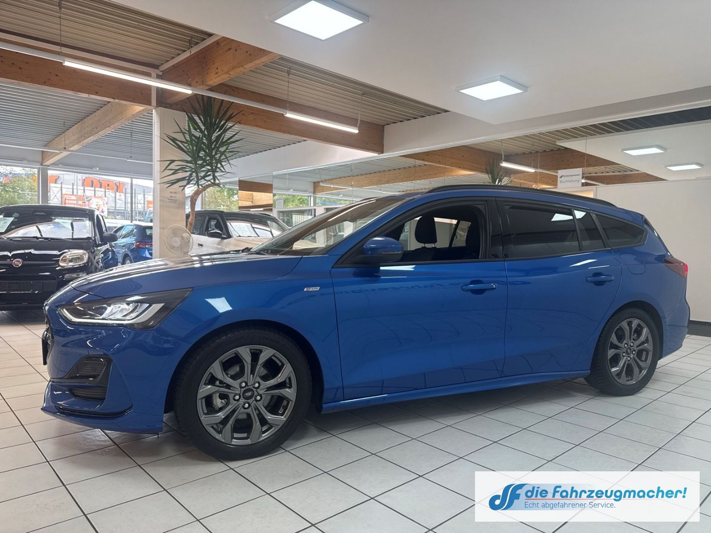 Fahrzeugabbildung Ford Focus Turnier ST-Line Navi LED ACC Apple CarPlay