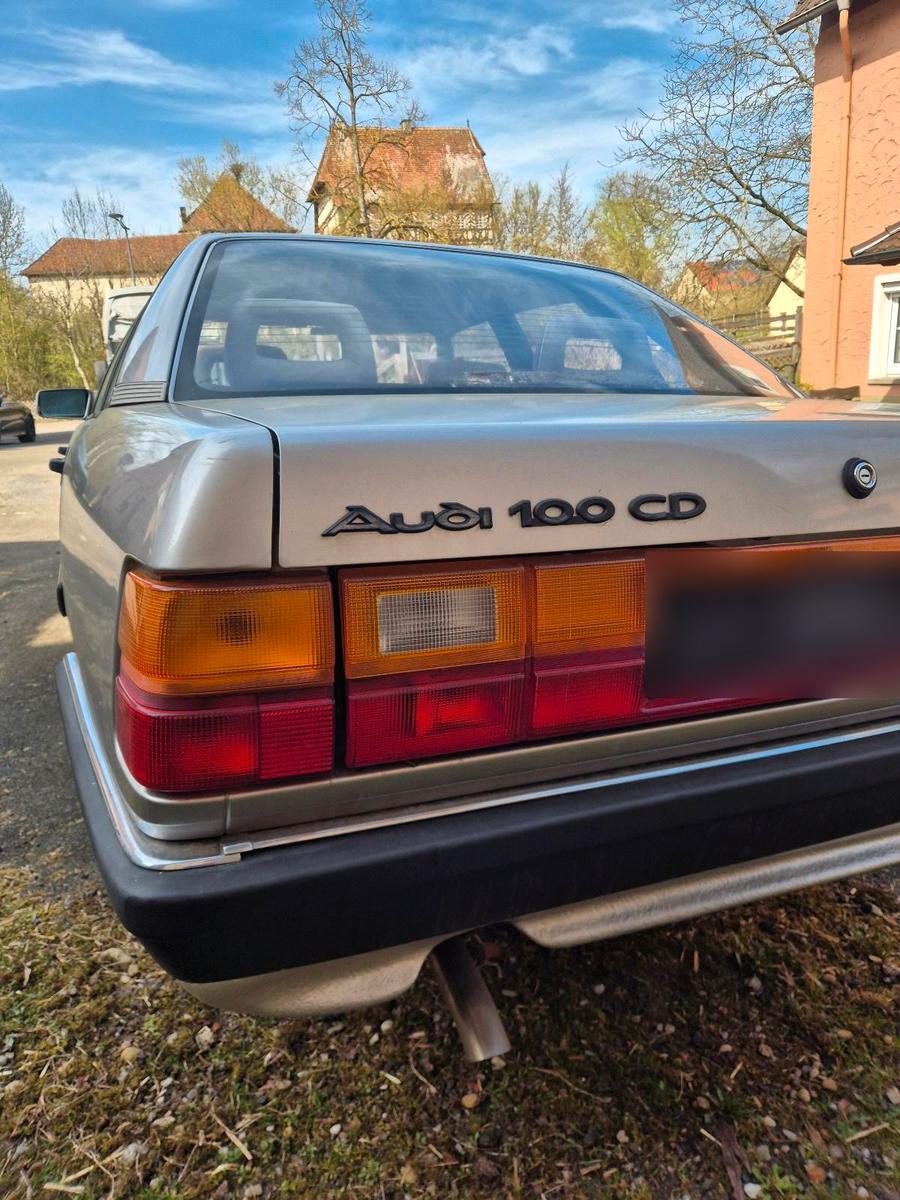 Audi 100